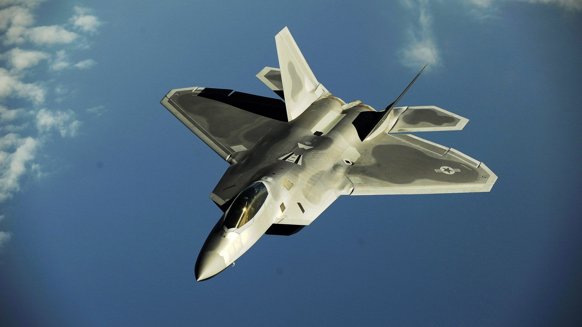 绿茵场上的沙漠风暴，伊拉克用火力压制证明实力，拉亚一锤定音成国家英雄